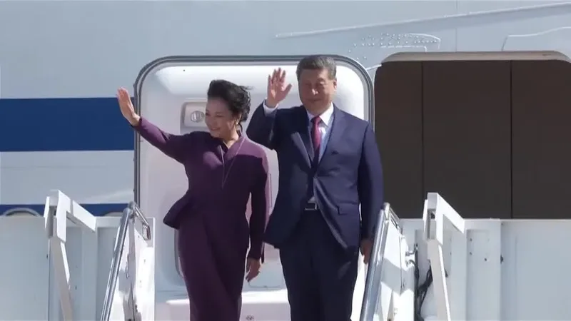 Xi Jinping encerra visita aos EUA e espera receber Trump na China
