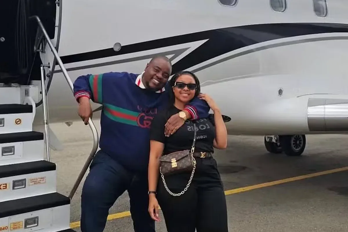 Empresário do Zimbábue e esposa morrem em queda de helicóptero