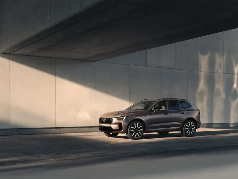Volvo amplia autonomia elétrica de XC60 e XC90 híbridos