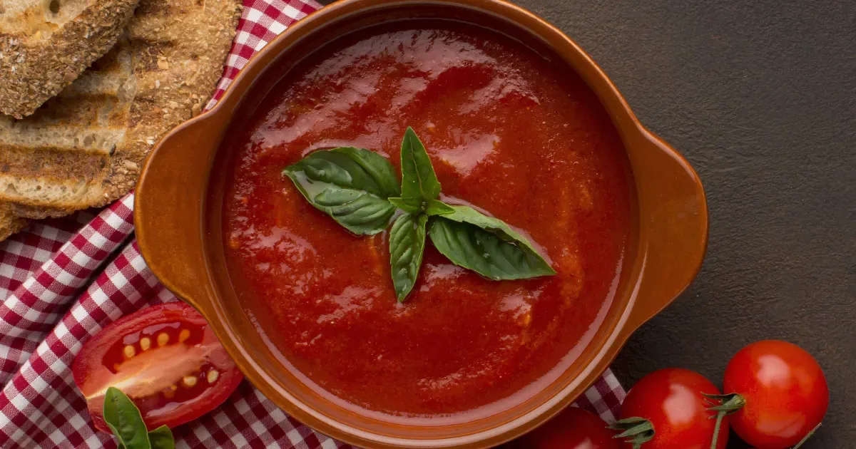 Três formas de reduzir a acidez do molho de tomate sem perder seu perfil