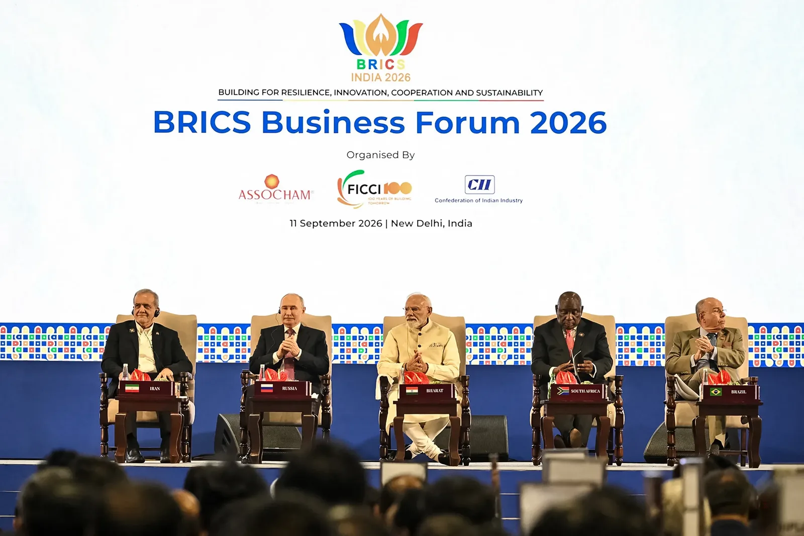 Cúpula do Brics discute alternativas ao dólar e limites da desdolarização