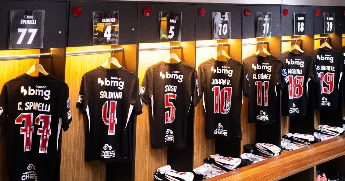 Vasco troca Barros por Santiago Sosa antes de duelo com Santa Fe
