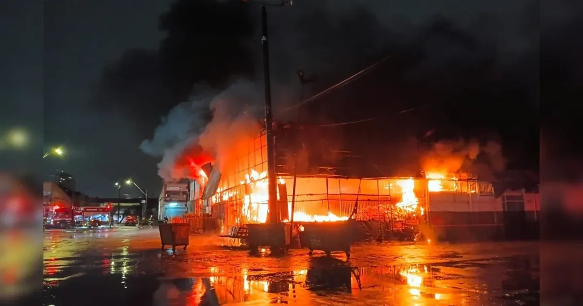 Ceagesp interdita pavilhão após incêndio que atingiu 320 boxes