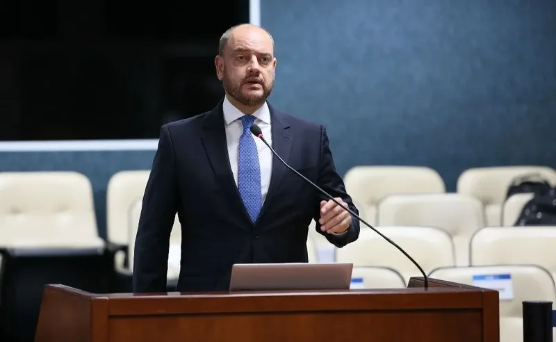 Gestão interina de Ricardo Couto tem 54% de aprovação no Rio