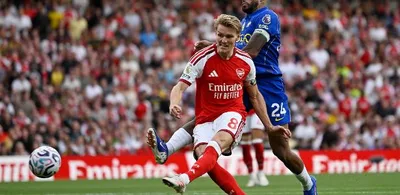 Arsenal derrota Chelsea de virada e amplia domínio no clássico londrino