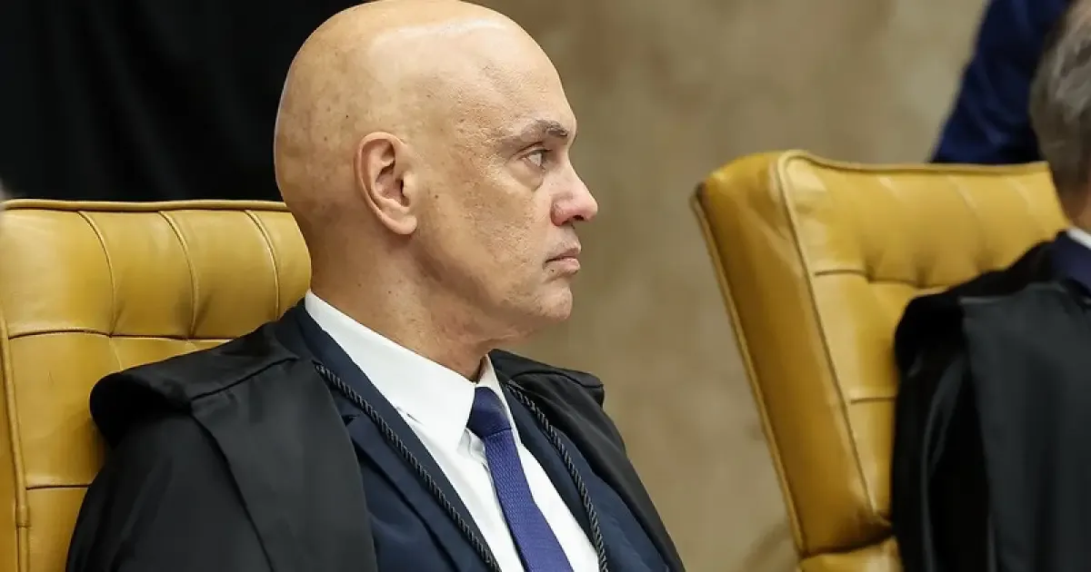 Ministros acompanham relatório de Fachin com anotações e consultas no plenário