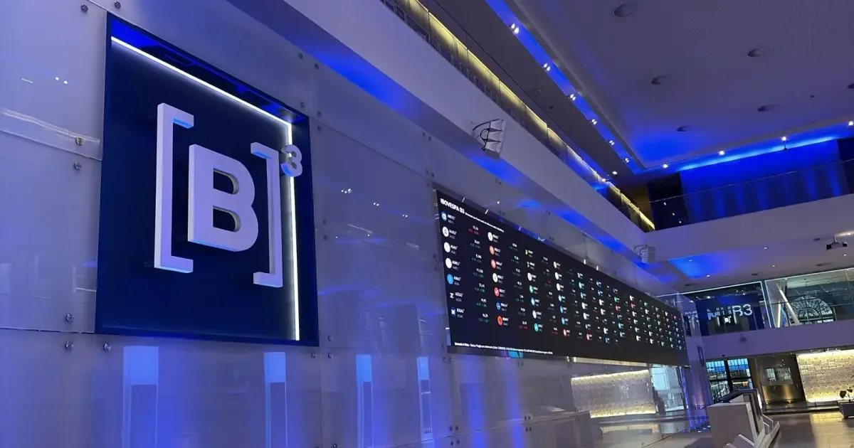 Ibovespa sobe 0,74% com petróleo e expectativas eleitorais