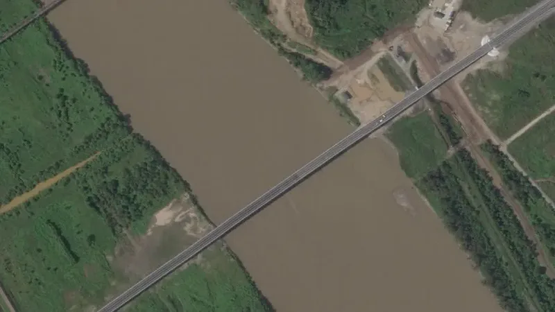 Rússia e Coreia do Norte inauguram primeira ponte rodoviária entre os países