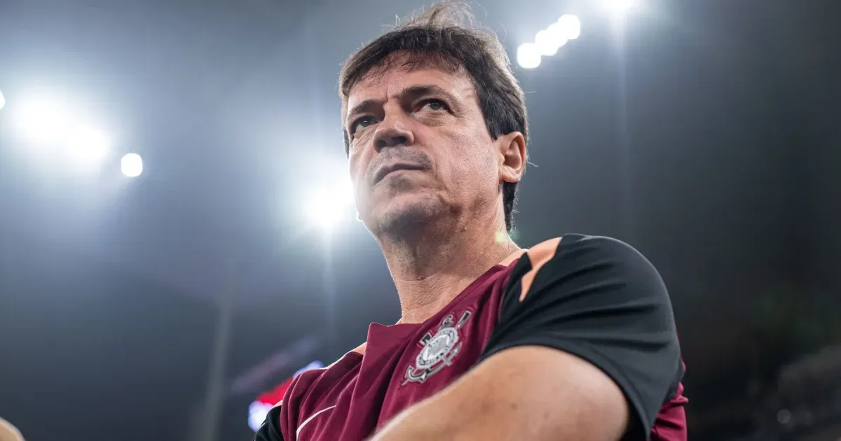 Corinthians mantém Fernando Diniz no comando após pedido dos jogadores