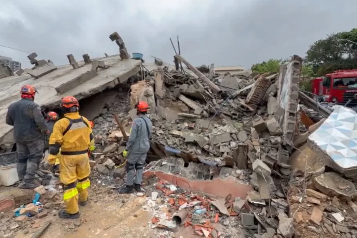 Engenheiro apontou falhas e recomendou retirar famílias antes de desabamento na Penha