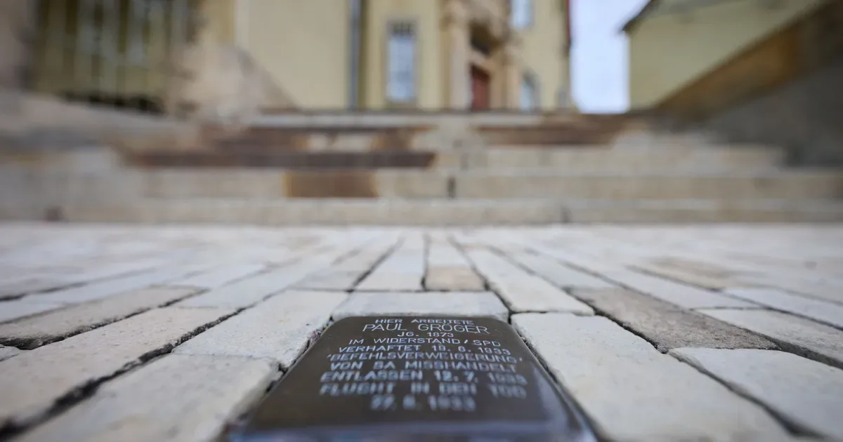 Heidenau bloqueia novas Stolpersteine em homenagem a vítimas do nazismo