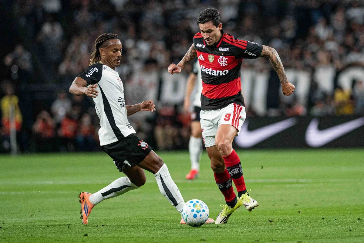 Flamengo e Corinthians divulgam escalações para jogo no Maracanã