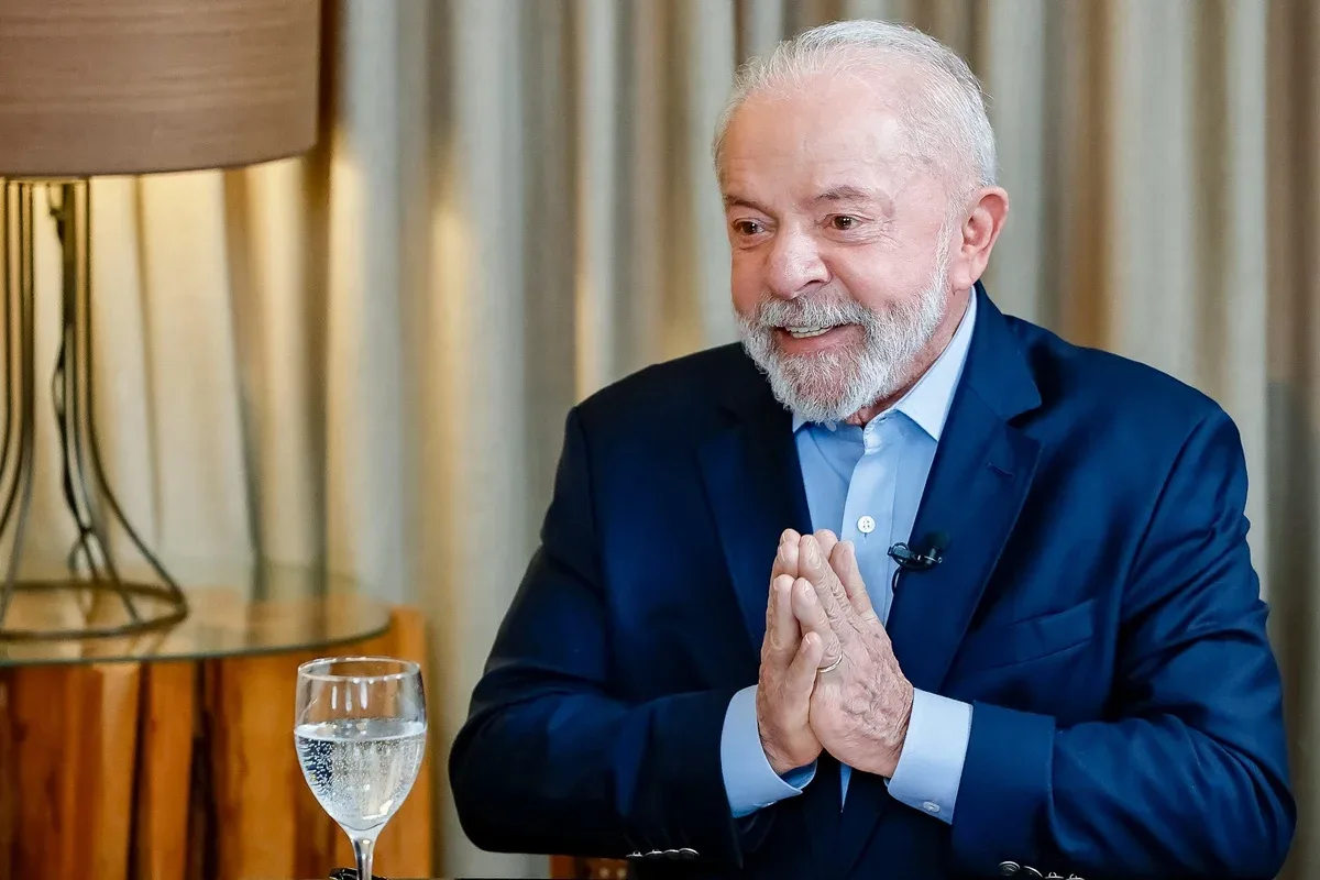 Lula chama Nikolas Ferreira de fake news e critica atuação do deputado