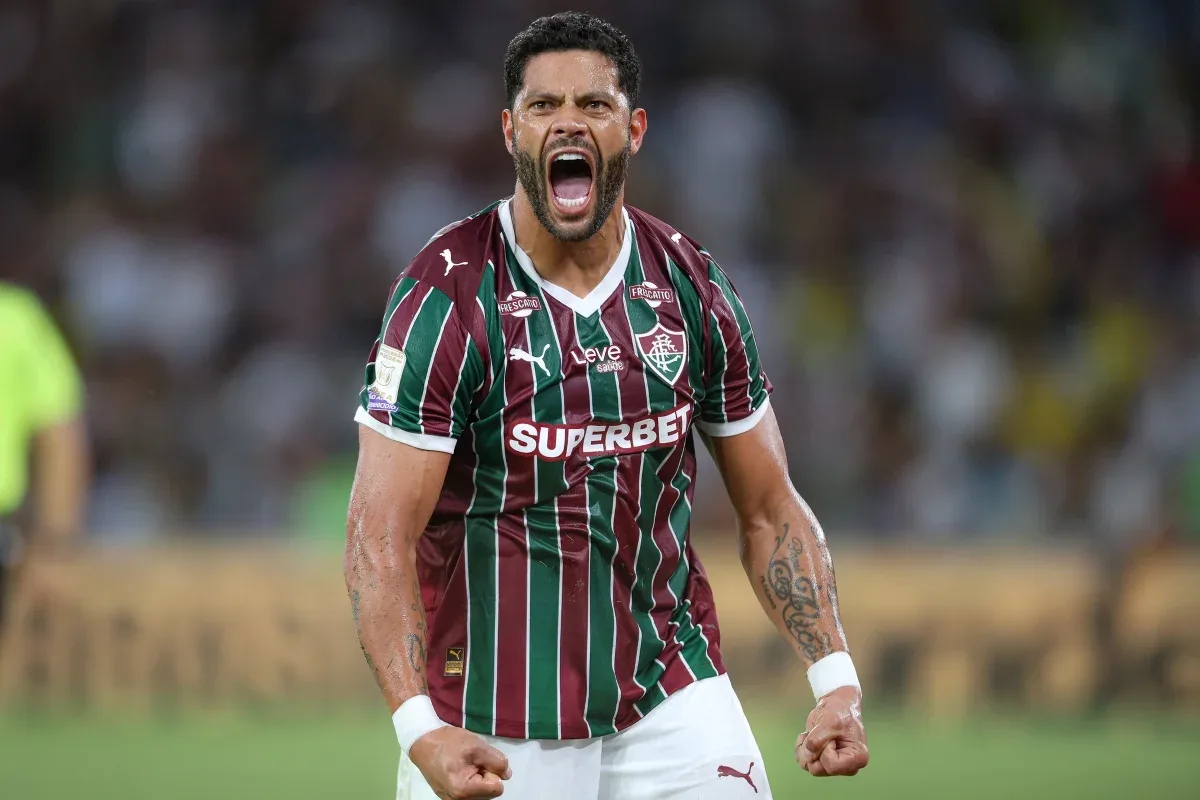 Fluminense vence clássico e Hulk cobra critério de árbitro