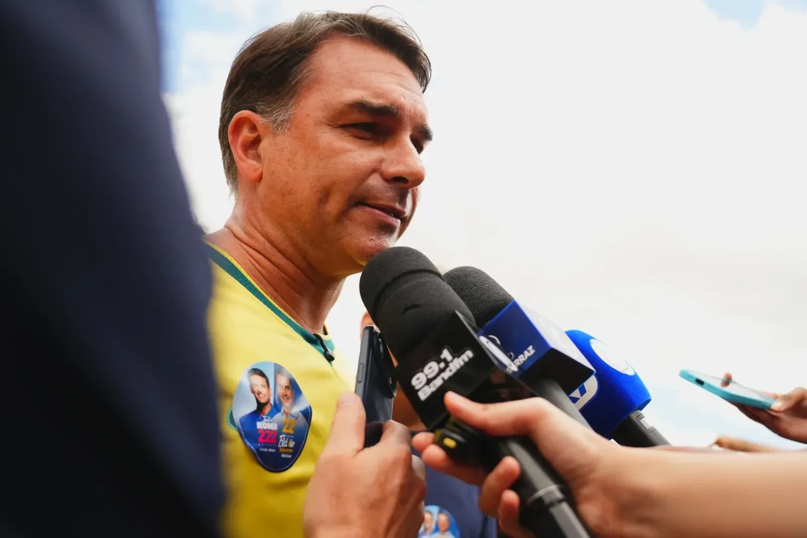 Flávio Bolsonaro não irá ao debate da Globo após decisão do TSE