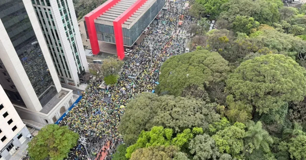 Atos de candidatos da direita criticam Lula e Alexandre de Moraes