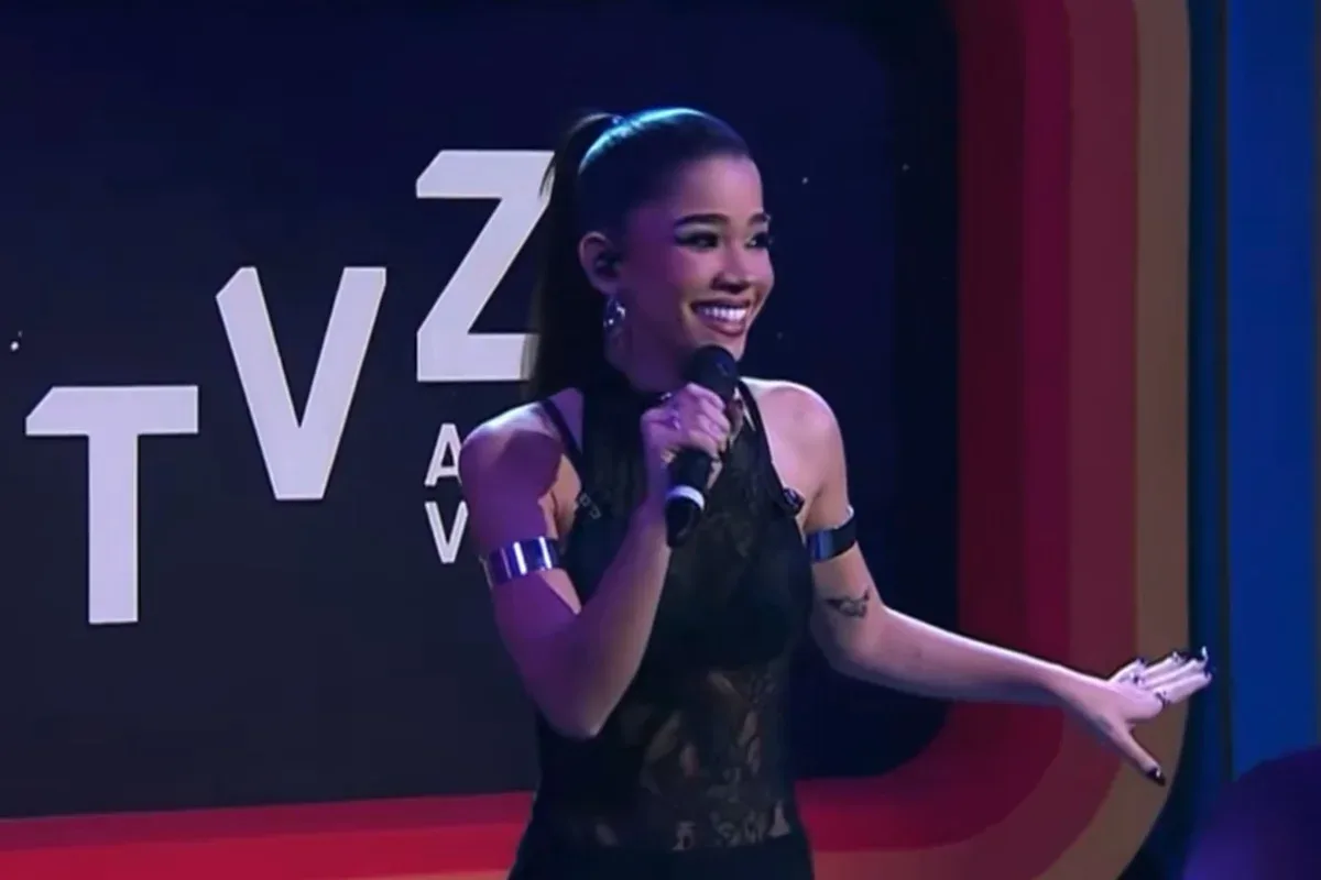 Falha no som interrompe primeira performance de Tília no TVZ Ao Vivo