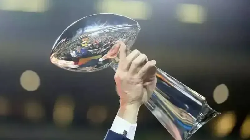 Steelers e Falcons se enfrentam pela NFL neste domingo