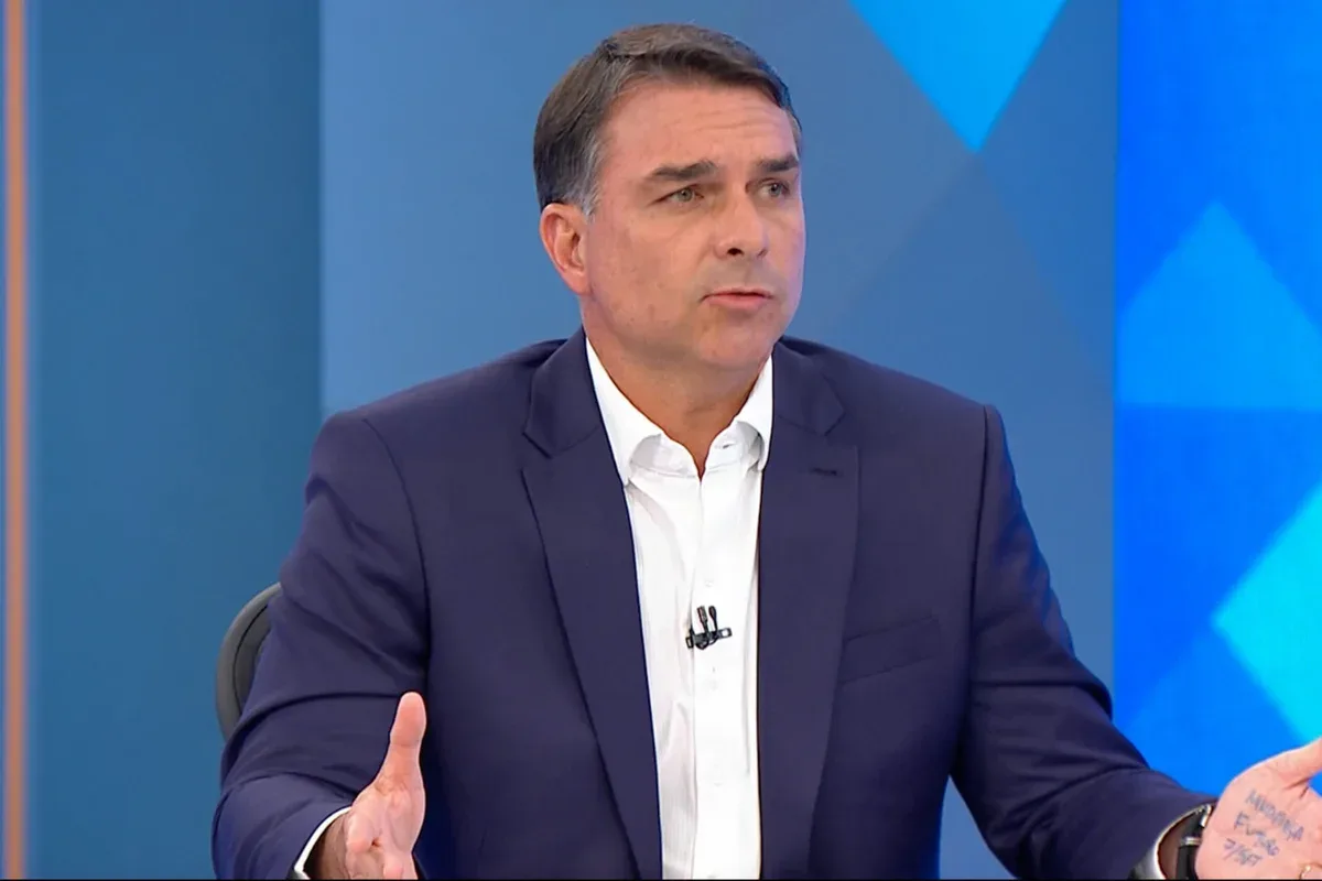 Flávio Bolsonaro reage a Lula e promete incluir milícias em lista terrorista