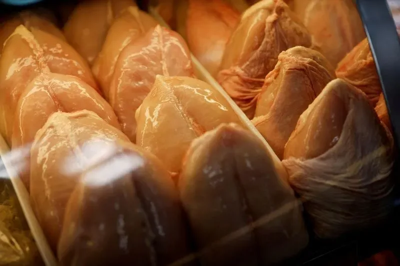 Na compra do frango, conservação pesa mais que a tonalidade da pele
