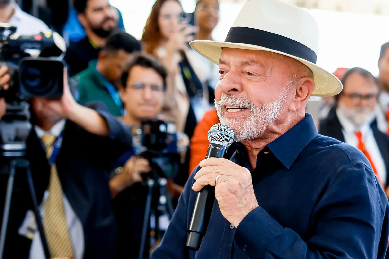 Lula afirma que Brasil não aceitará interferência estrangeira em decisões nacionais