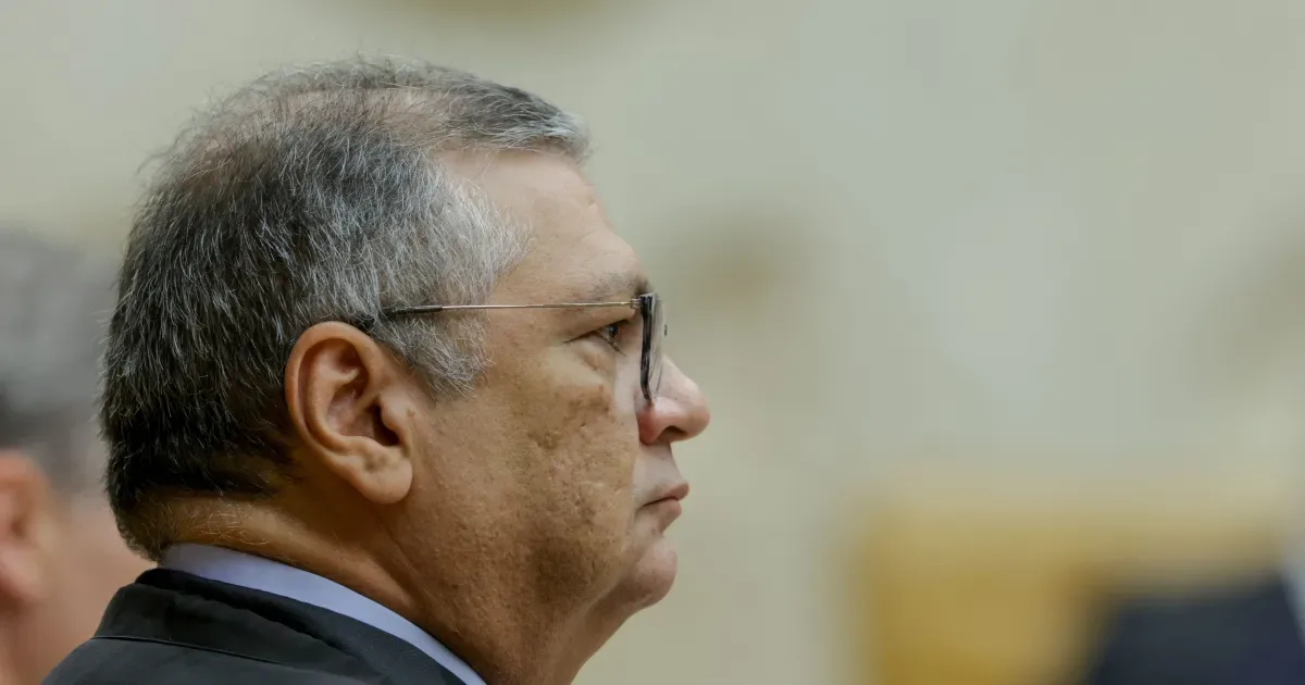 Pedido de vista de Dino suspende análise sobre processos de Moraes e Mendonça no STF