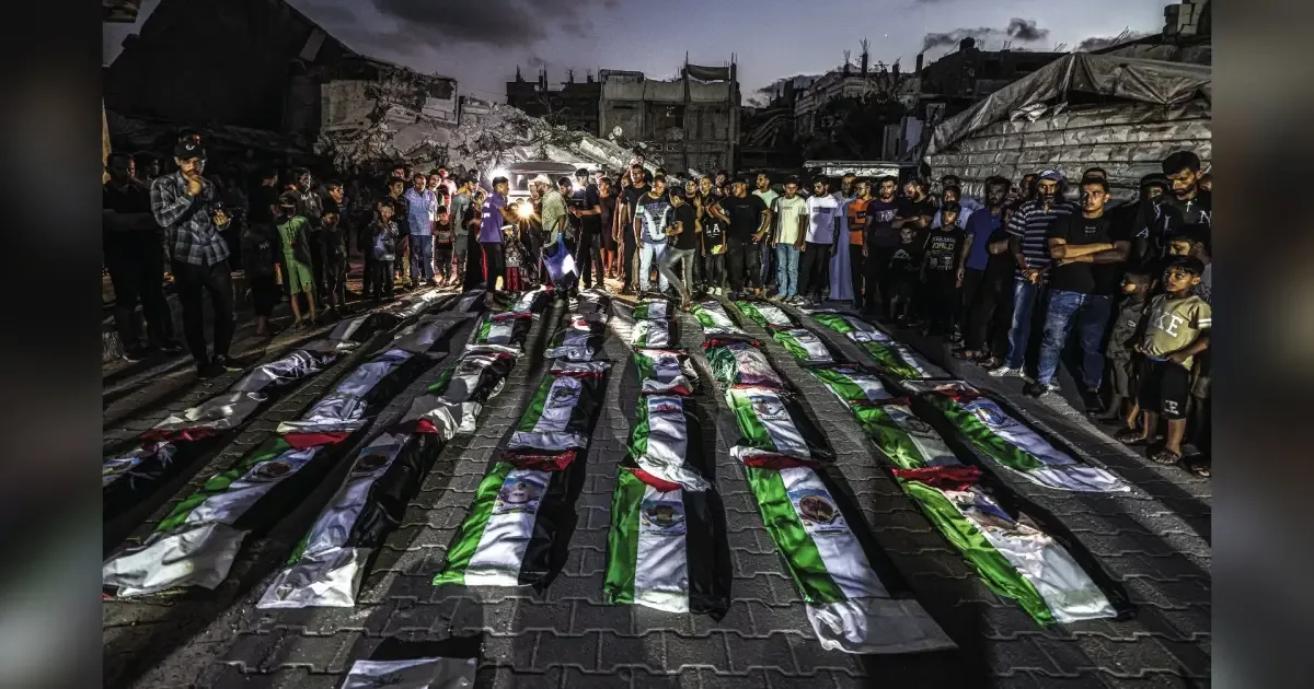 Sepultamento coletivo expõe o impacto da guerra em Gaza