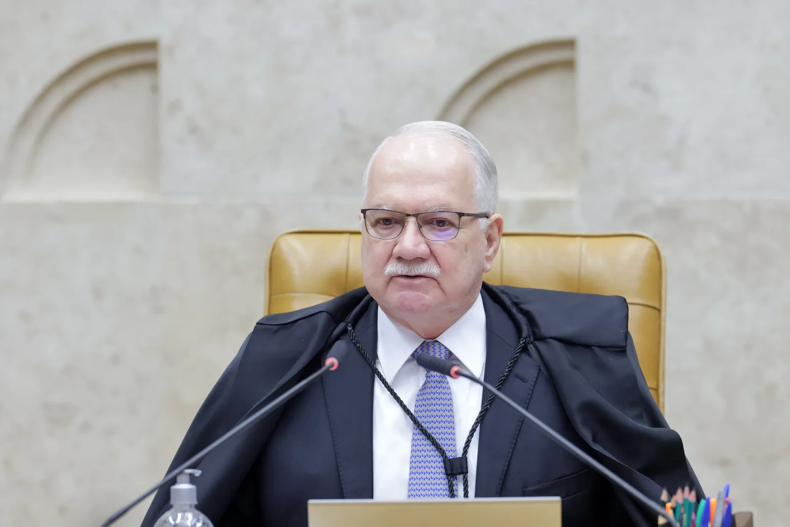 Fachin manda retirar sigilo de inquérito ligado ao Banco Master