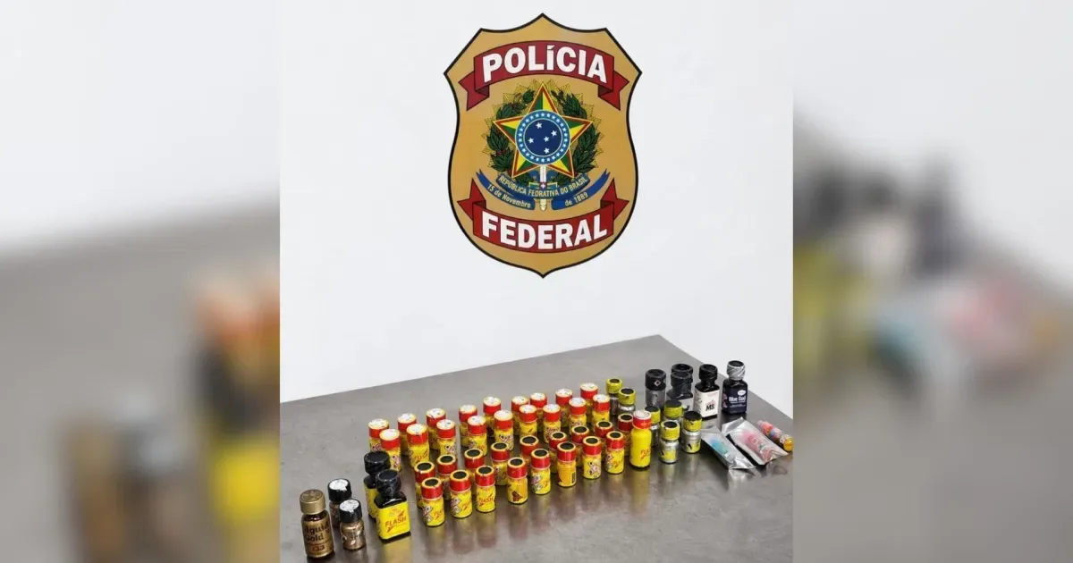 Italiano é preso no Galeão com 52 frascos de poppers