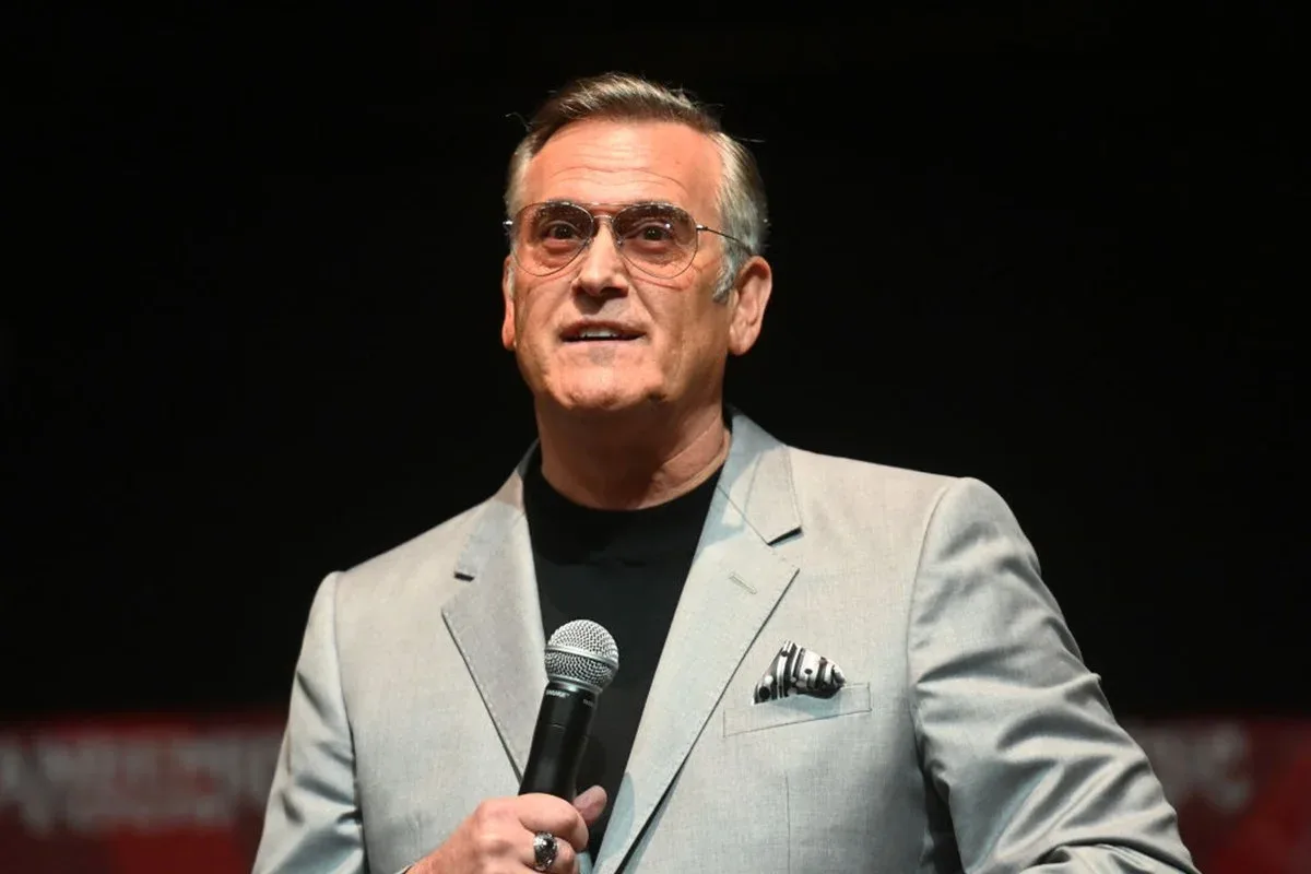 Bruce Campbell compara convivência com câncer a jogo de tiro ao alvo