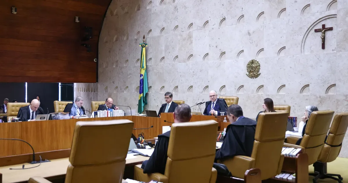 PT propõe mandatos no STF e participação da sociedade no controle da Justiça