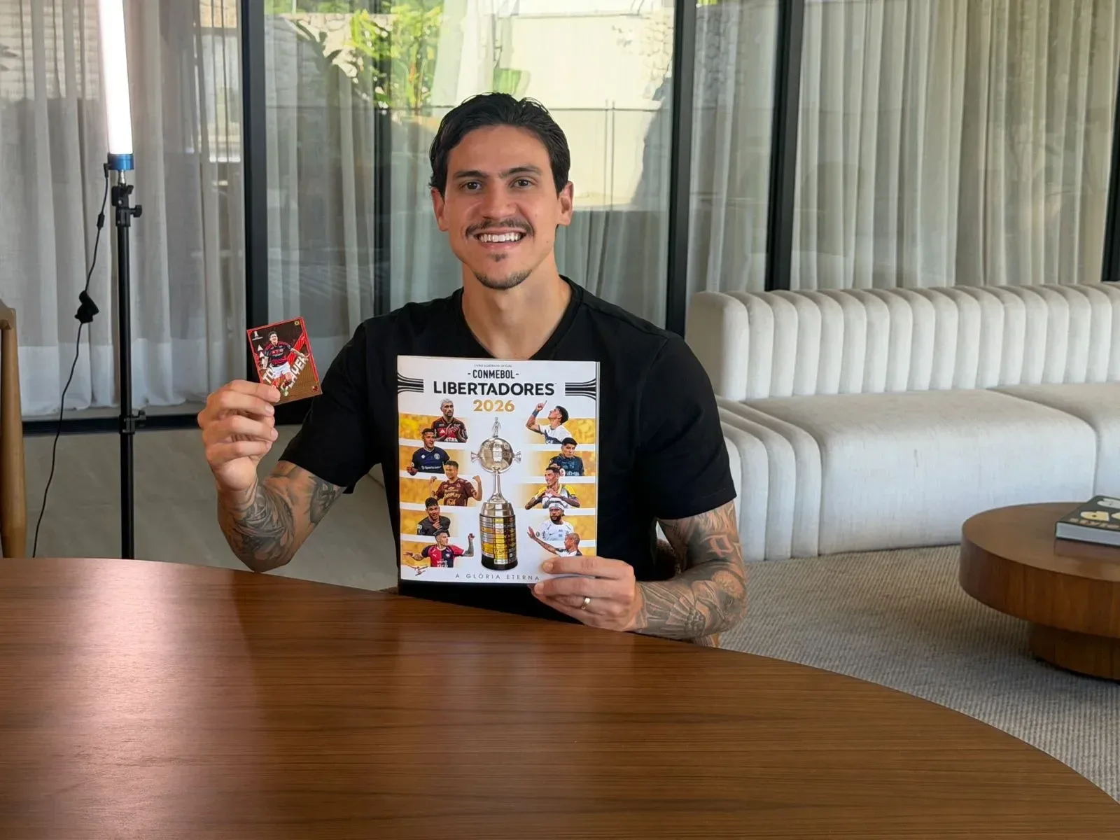Pedro vai representar coleção da Libertadores em campanha de dois meses da Panini