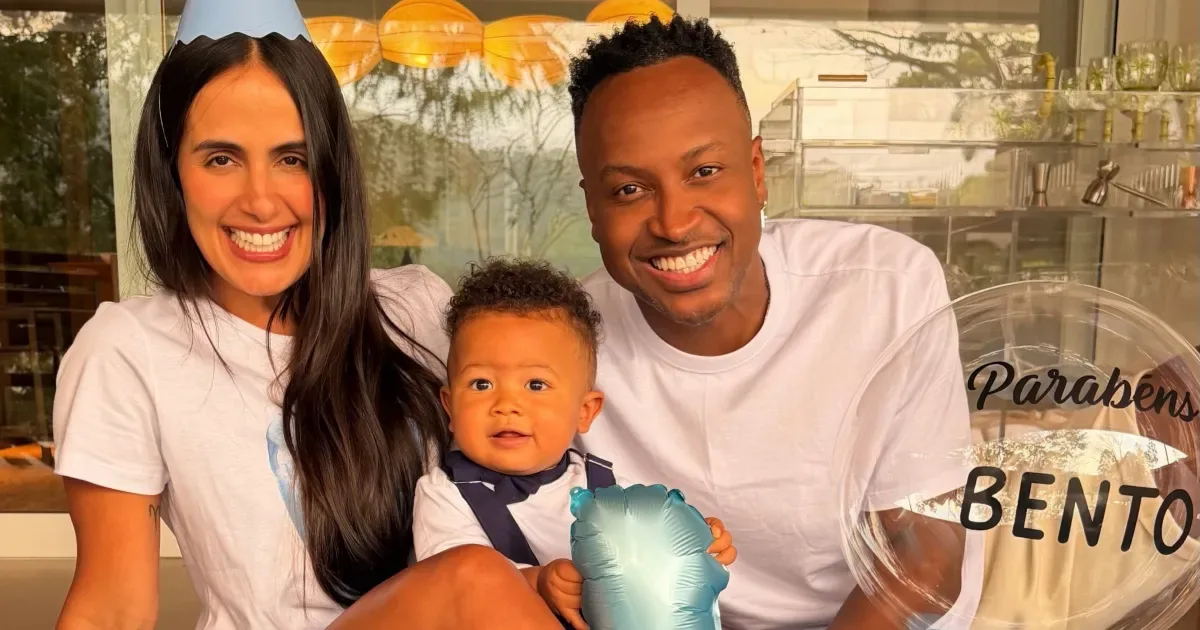 Carol Peixinho e Thiaguinho comemoram aniversário de Bento com festa reservada