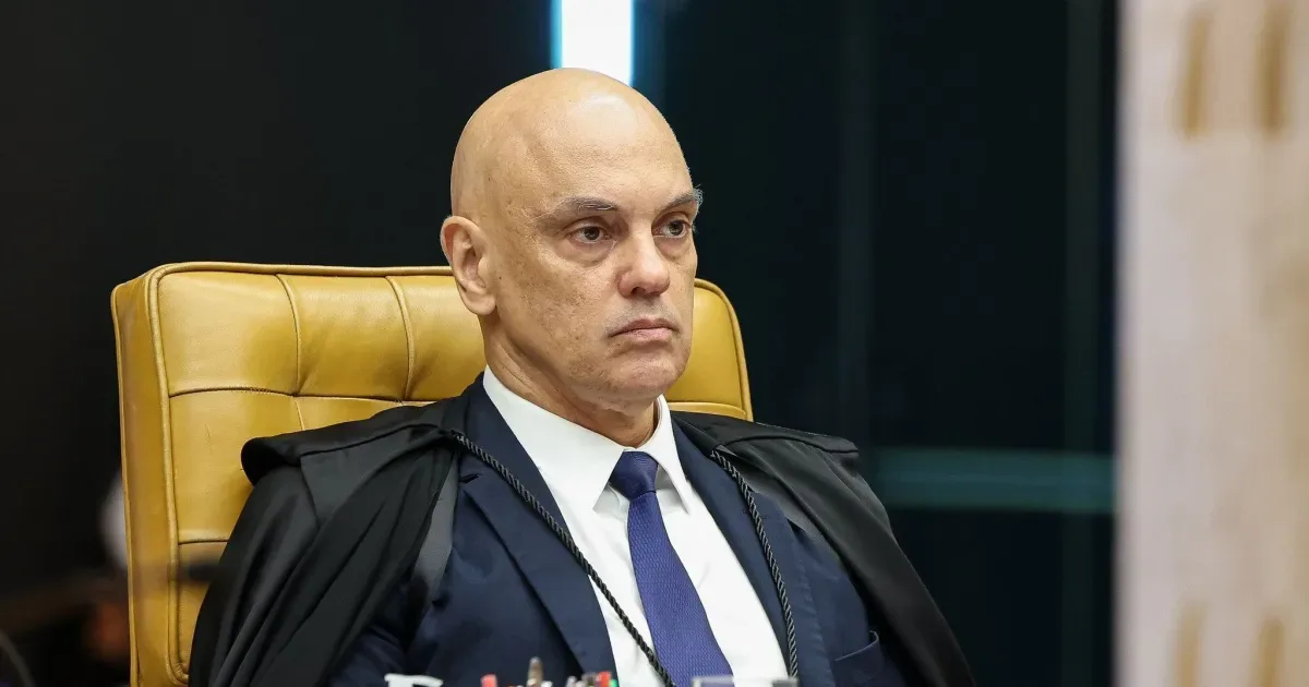 Moraes questiona Fachin durante análise de relatório da PF no STF