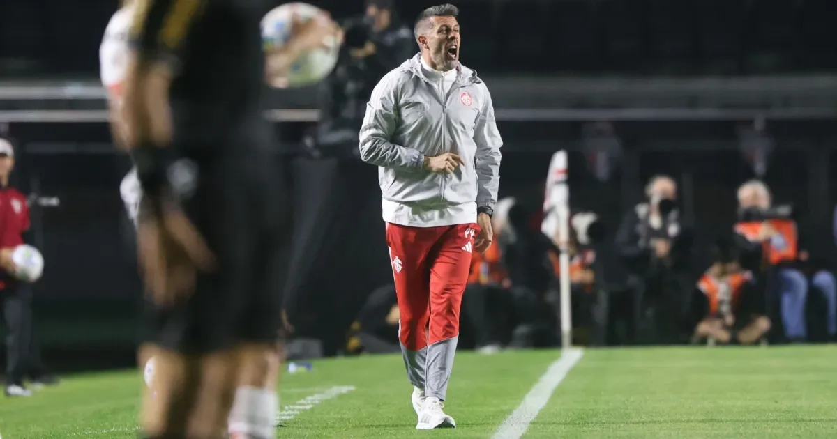 Pezzolano admite pressão no Inter após derrota para o São Paulo