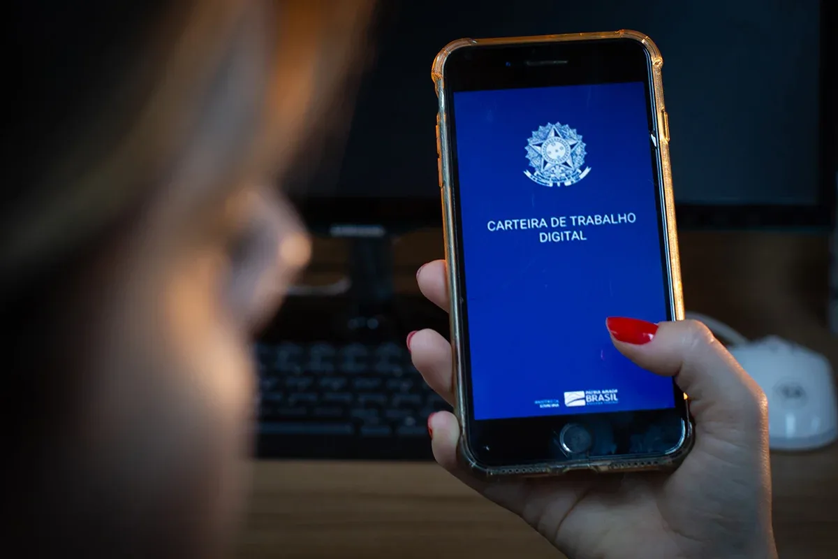 Cadastro pode ser feito por aplicativo ou em 16 agências do DF
