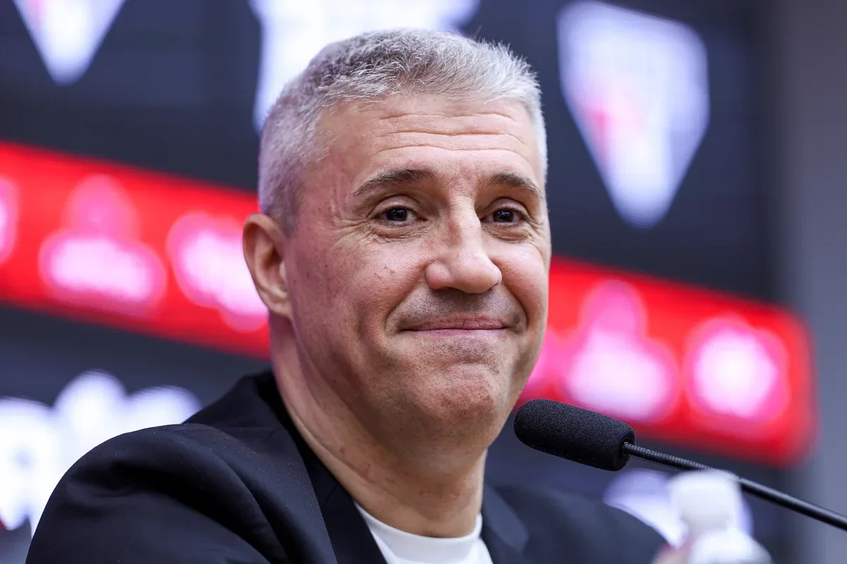 Rafinha reconhece possível erro no momento da saída de Crespo do São Paulo