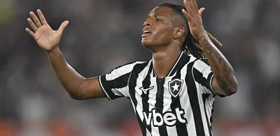 Botafogo tenta levar Danilo para negociação com o Zenit