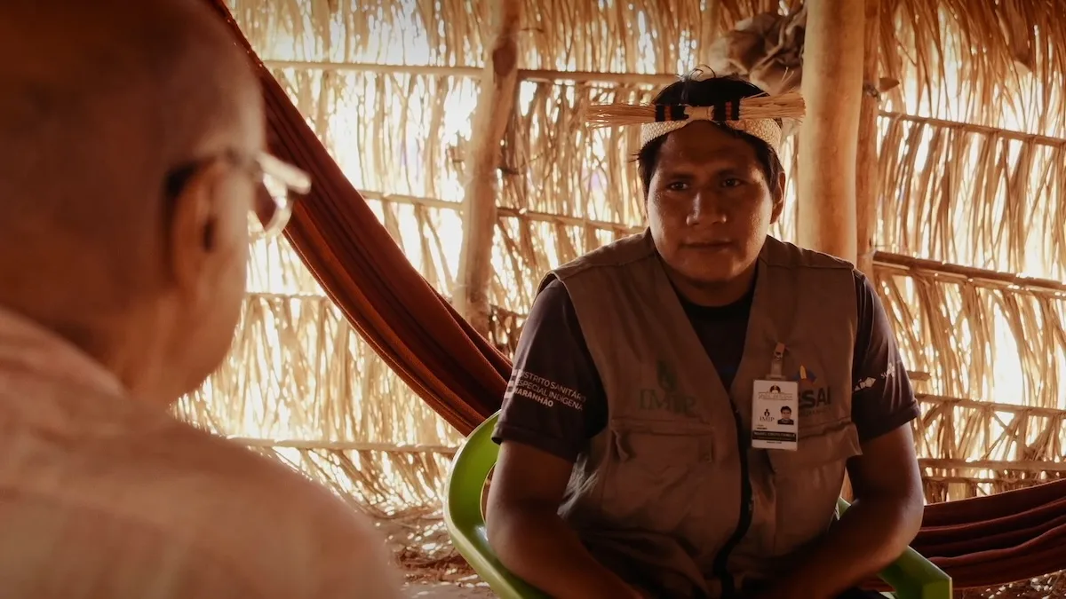 Misael Canela atua como agente de saúde e intérprete em aldeia no Maranhão