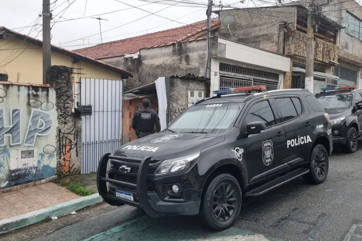 Operação prende cinco por fraude com sites falsos de leilões