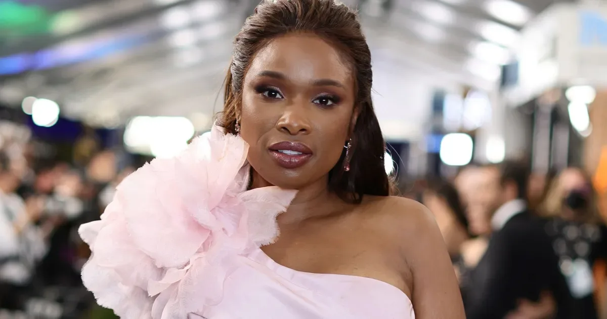 Jennifer Hudson completa 45 anos com carreira premiada no cinema, na música e no teatro