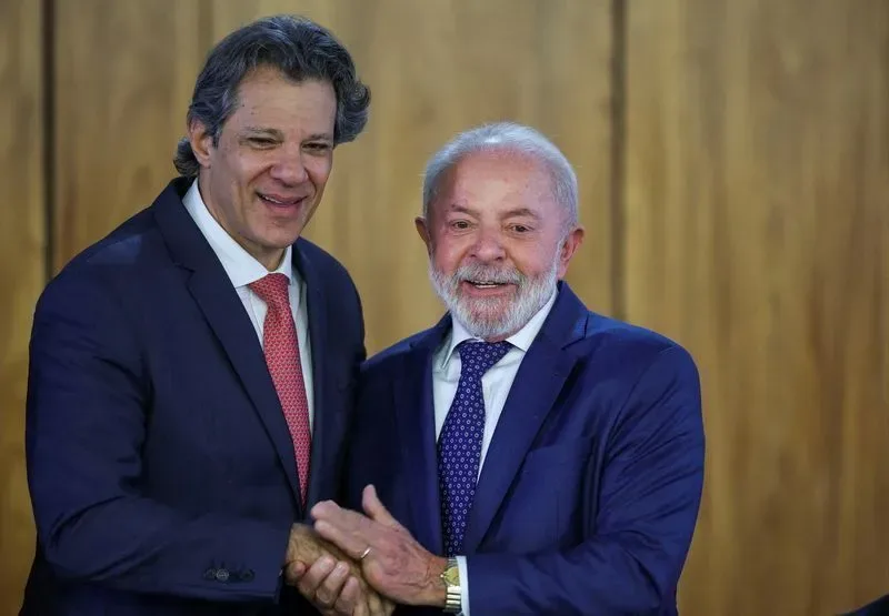 Tarcísio lidera no ABC, enquanto Lula mantém vantagem sobre Flávio Bolsonaro