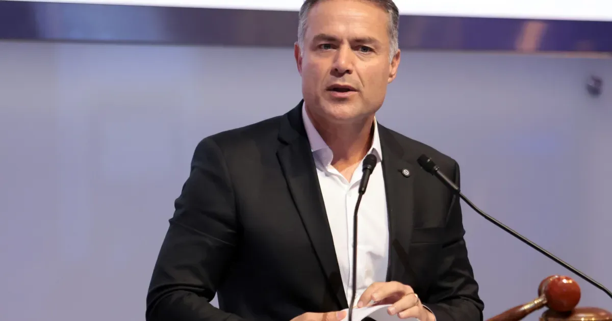TRE-AL suspende bloqueio do Instagram de Renan Filho