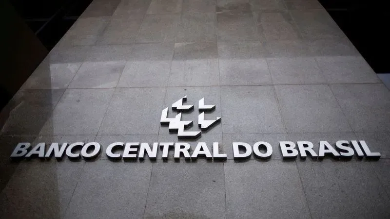 Copom reduz Selic para 13,75% e condiciona próximos cortes ao cenário