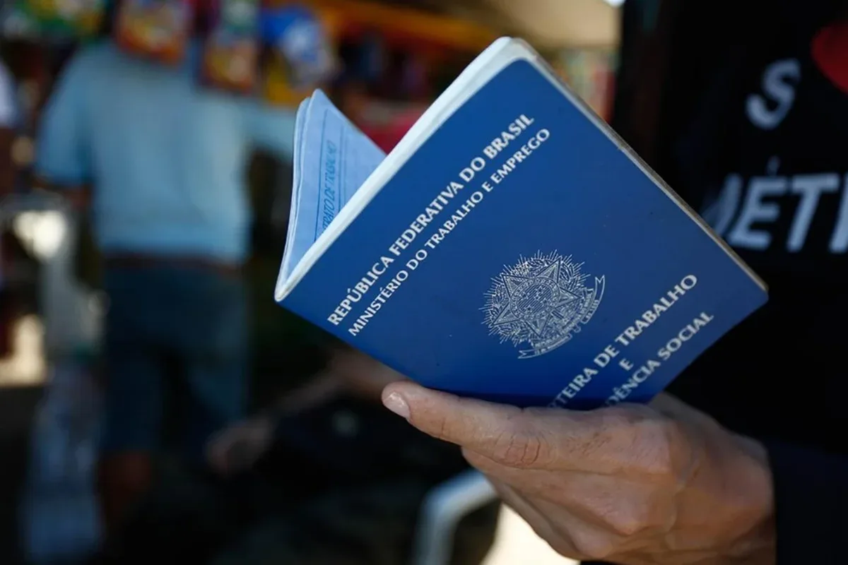 Operador de caixa concentra 473 das vagas disponíveis no Distrito Federal