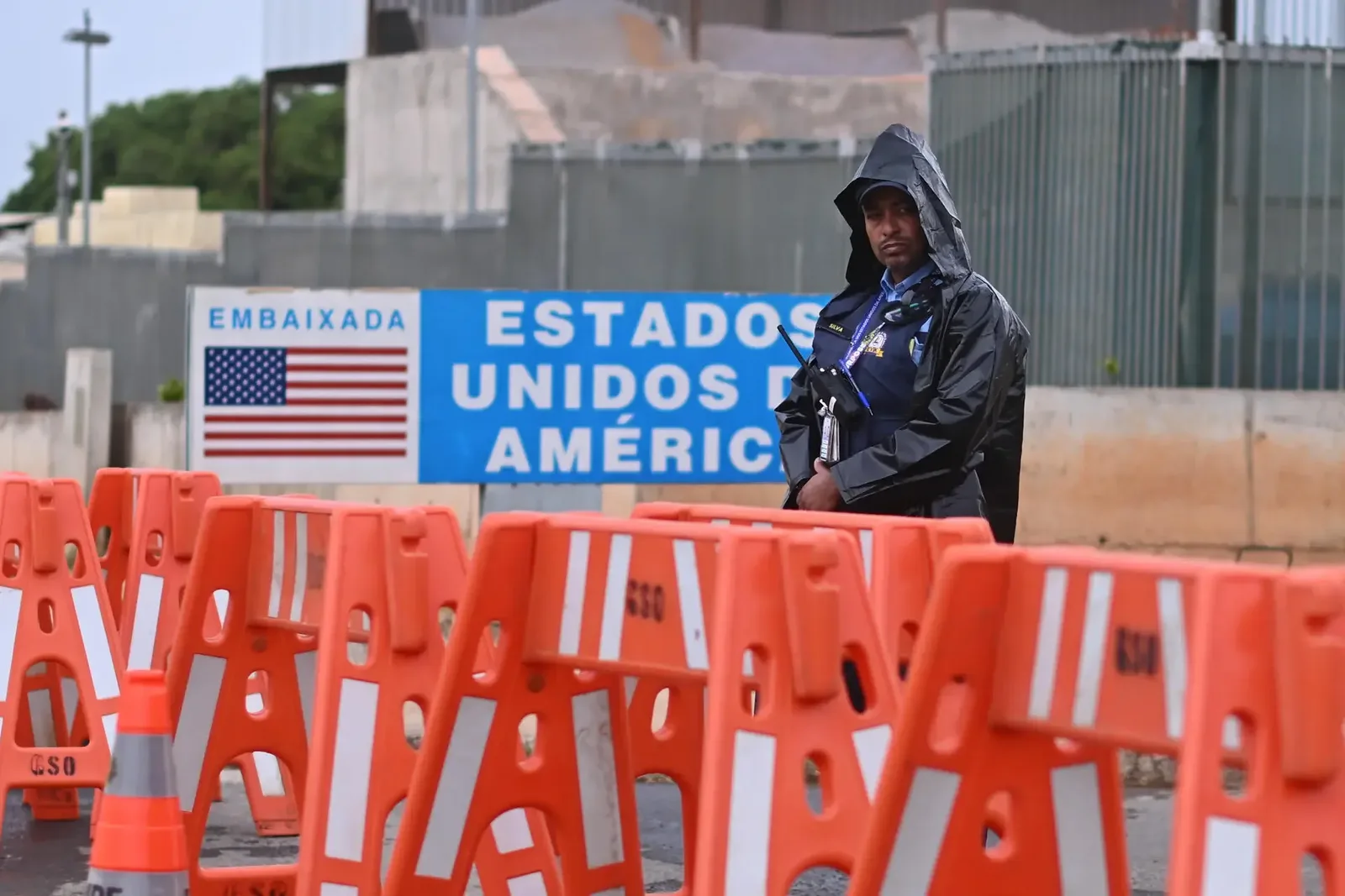 Brasil foi avisado antes de suspensão de serviços dos EUA, dizem autoridades