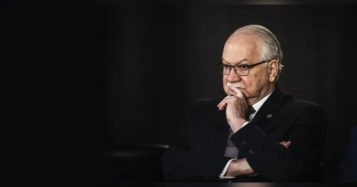 Fachin leva ao plenário investigação sobre relações entre Moraes e Vorcaro