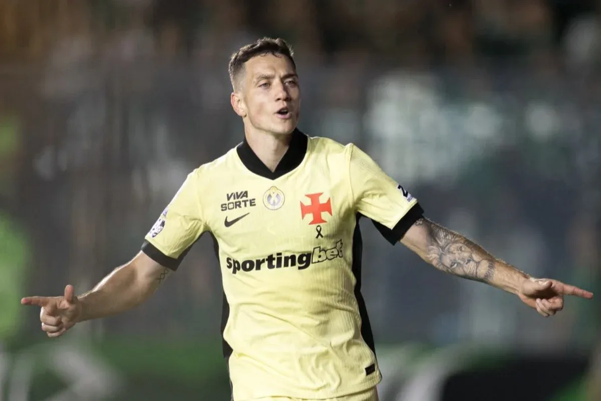 Vasco goleia Coritiba por 5 a 0 e sai provisoriamente da zona de rebaixamento
