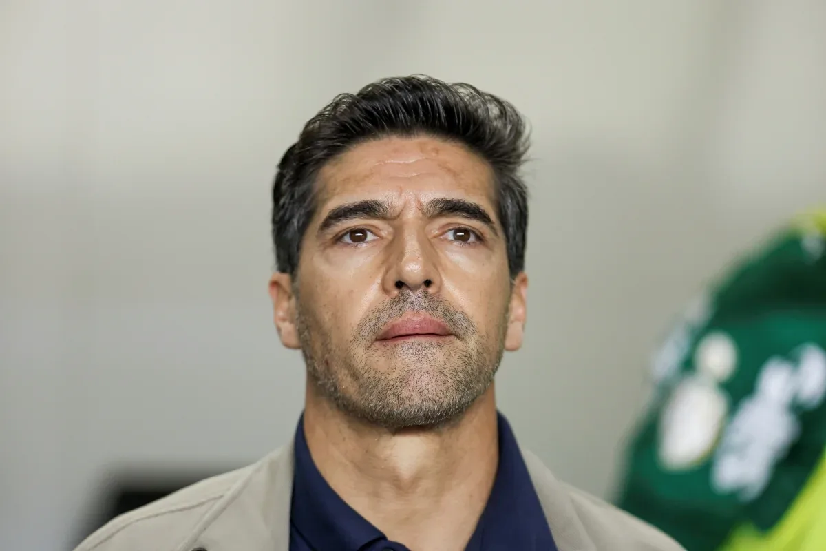 Abel Ferreira critica posição dos microfones após empate entre Botafogo e Palmeiras