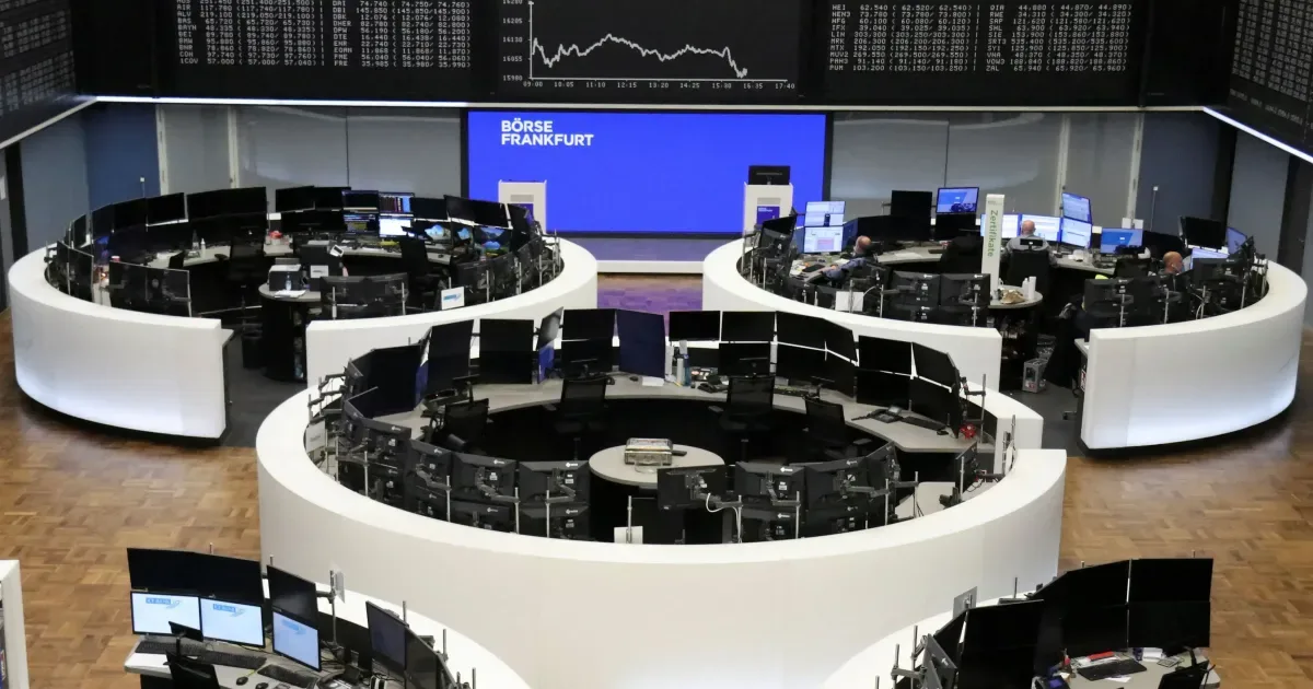 Bolsas europeias recuam com petróleo caro e pressão dos juros globais